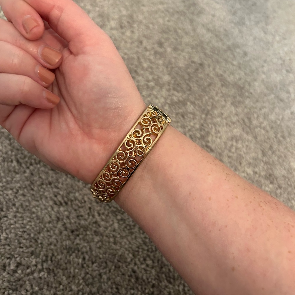 Elegant Gold Filigree Costume Bracelet
